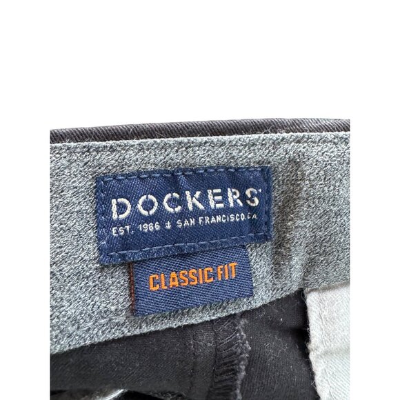 Dockers Mens Classic Fit Black Chino Pants Size 40 x 31 Flat Front Cotton Blend - Picture 3 of 5